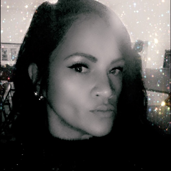 Meet your Posher, Joanne - Picture 1 of 1